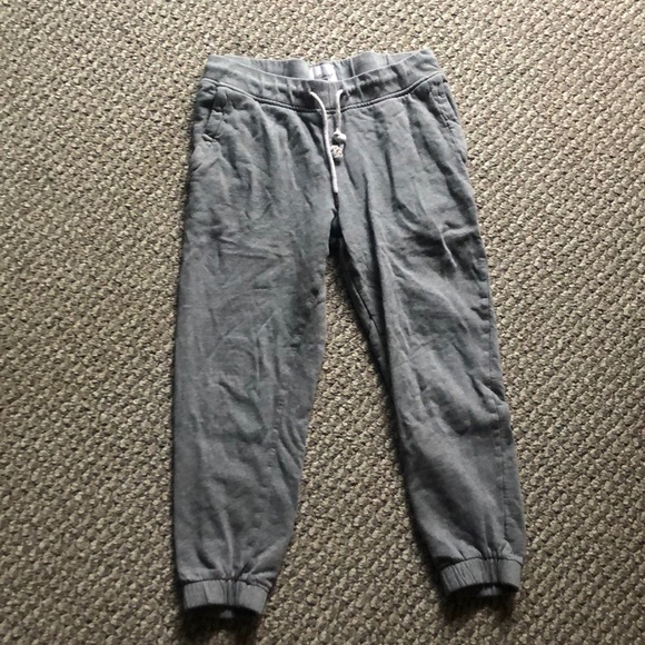 ❤️3/$30 Cropped joggers - Picture 1 of 4